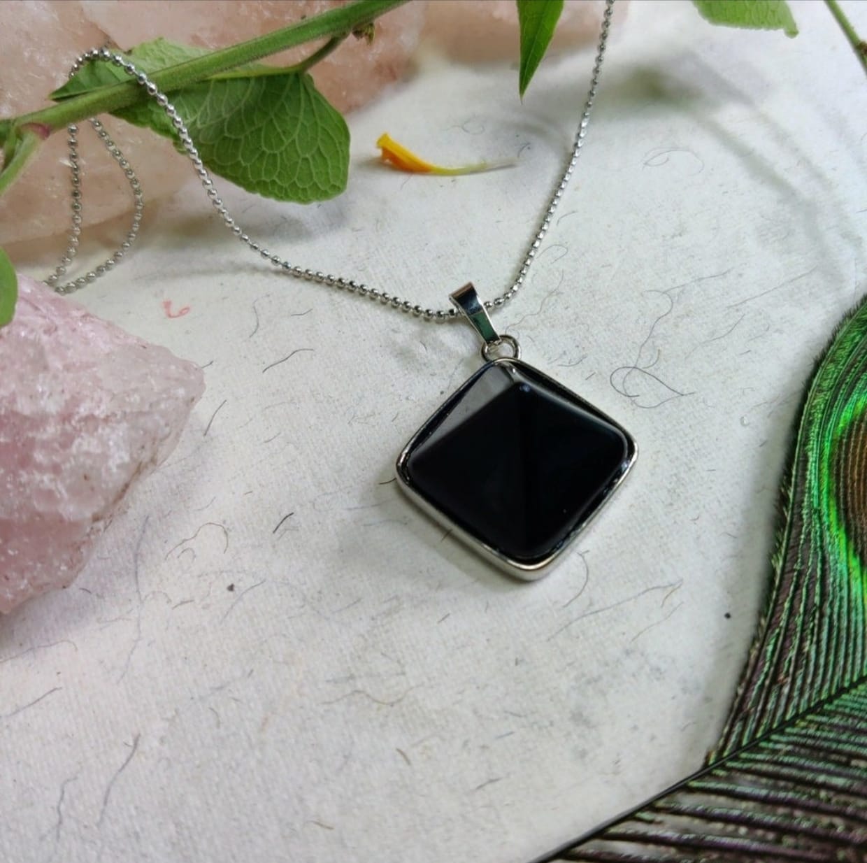 Elegant Square-Shaped Black Pendant Necklace